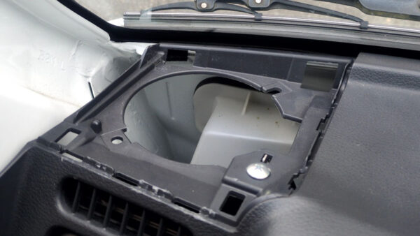 左スピーカーグリル