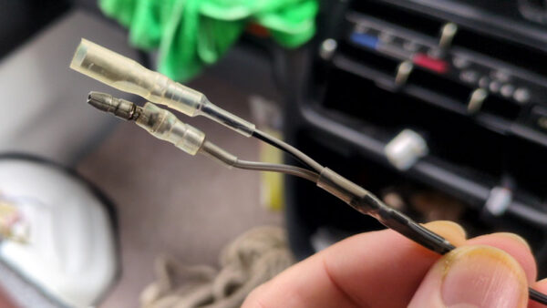 ギボシ端子取り付け