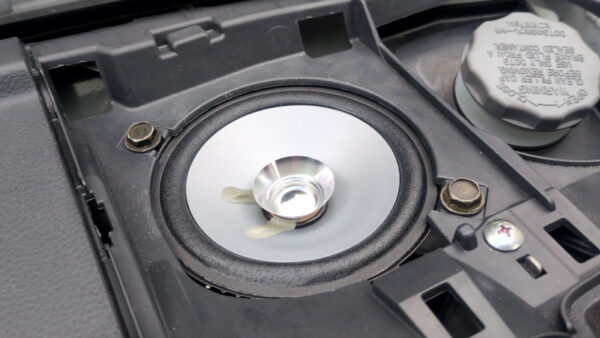 右側スピーカー